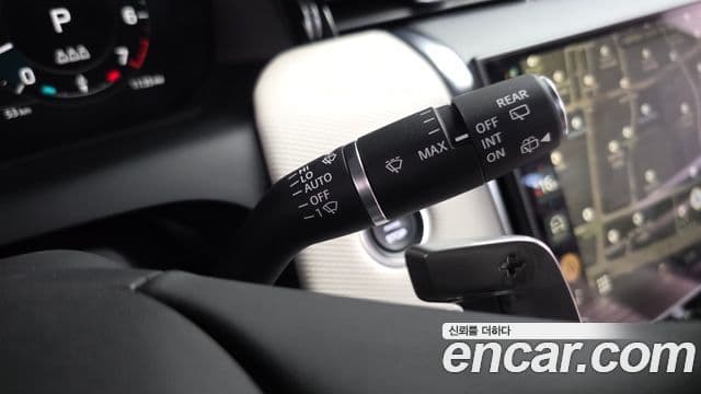 Land Rover Discovery Sport 2024 — Photo 23/33