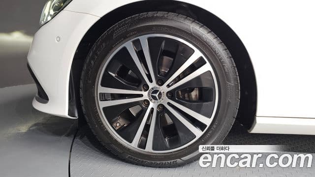 Mercedes-Benz E-Class 2020 — фото 4 из 20