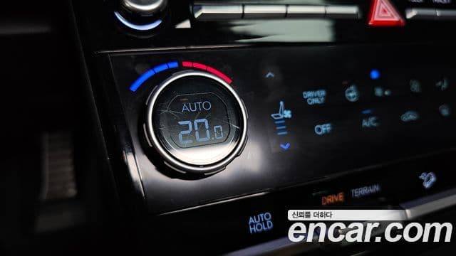 Hyundai Santa Fe 2024 — ფოტო 19/34