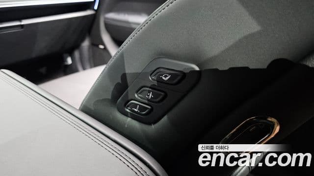 Hyundai Santa Fe 2024 — ფოტო 28/34