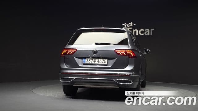Volkswagen Tiguan Allspace 2022 — ფოტო 4/20