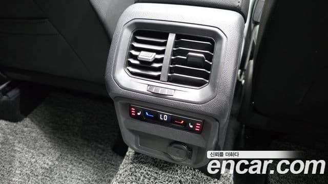 Volkswagen Tiguan Allspace 2022 — ფოტო 19/20
