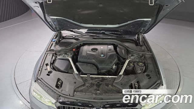BMW 5 Series 2018 — ფოტო 6/20