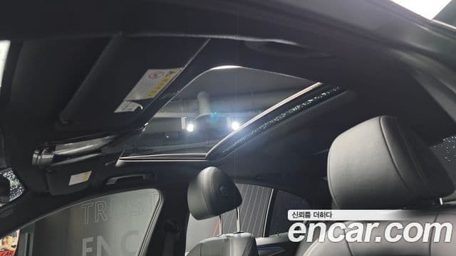 BMW 5 Series 2018 — ფოტო 15/20