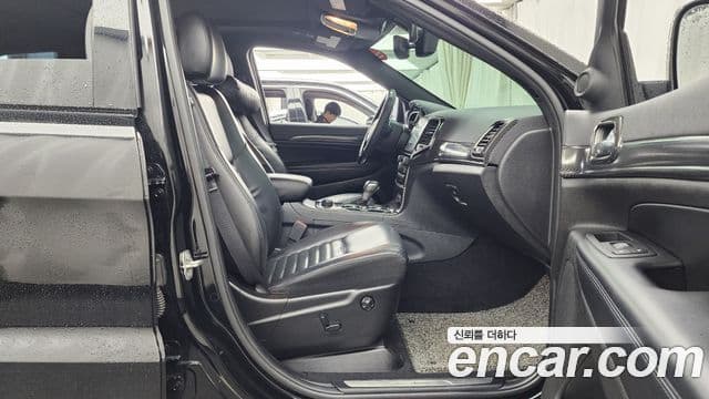 Jeep Grand Cherokee 2020 — Şəkil 11/20