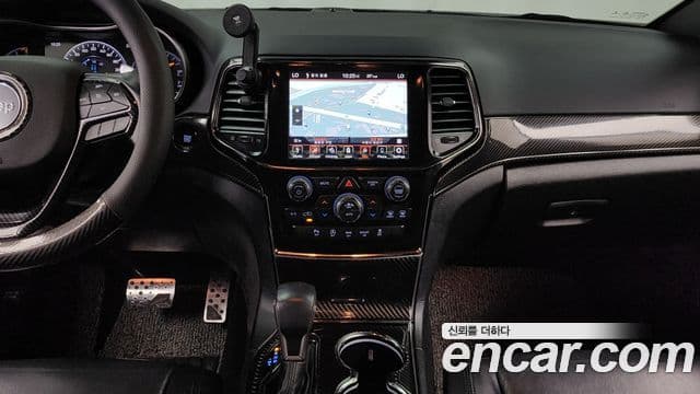 Jeep Grand Cherokee 2020 — Şəkil 14/20