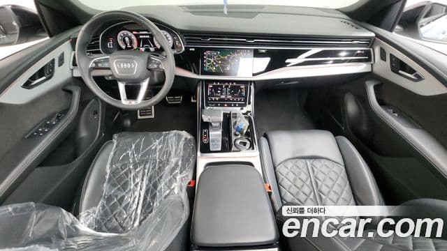 Audi Q7 2021 — Şəkil 10/20