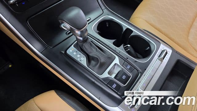 Kia Carnival 2023 — Şəkil 9/20