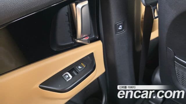 Kia Carnival 2023 — Şəkil 18/20