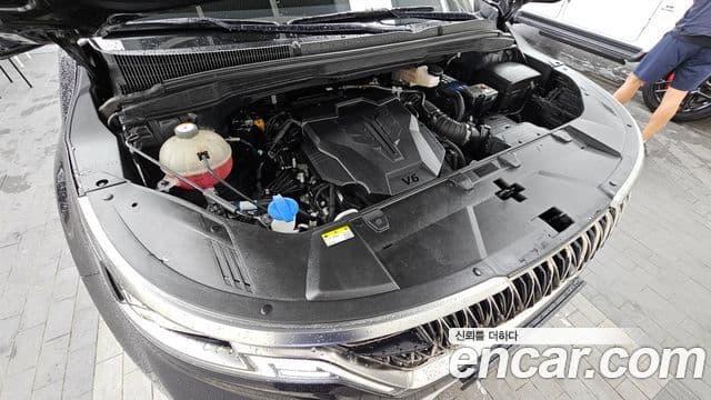 Kia Carnival 2022 — ფოტო 6/20