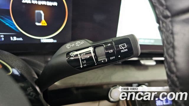 Kia Carnival 2022 — ფოტო 18/20