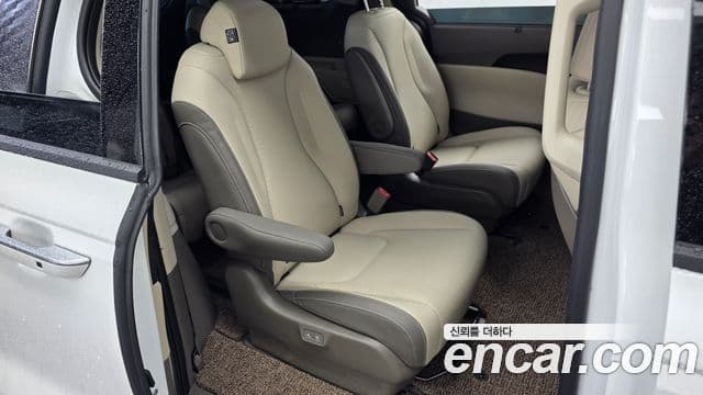 Kia Carnival 2024 — Şəkil 12/20