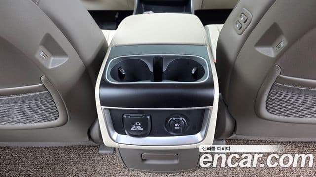 Kia Carnival 2024 — Şəkil 19/20
