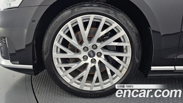 Audi A8 2021 — ფოტო 5/20