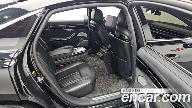 Audi A8 2021 — ფოტო 11/20