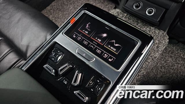 Audi A8 2021 — ფოტო 12/20
