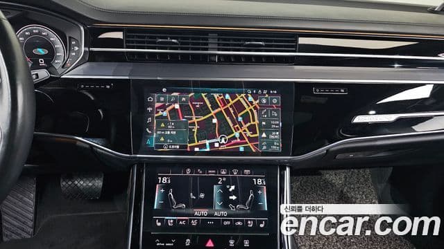 Audi A8 2021 — ფოტო 14/20