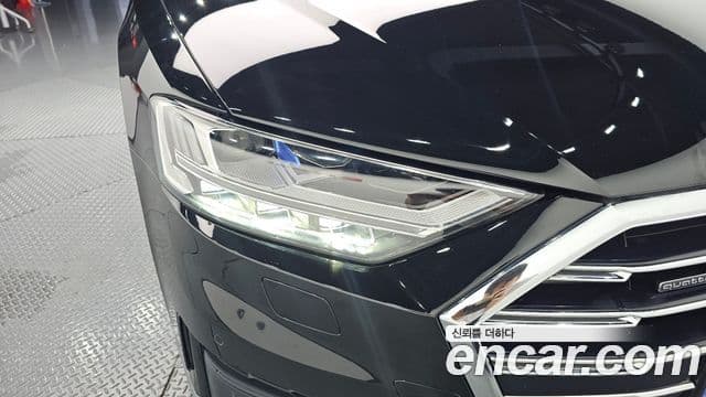 Audi A8 2021 — Photo 28/38