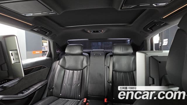 Audi A8 2021 — Photo 20/38