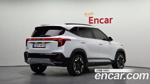 Kia Seltos 2023 — ფოტო 2/20
