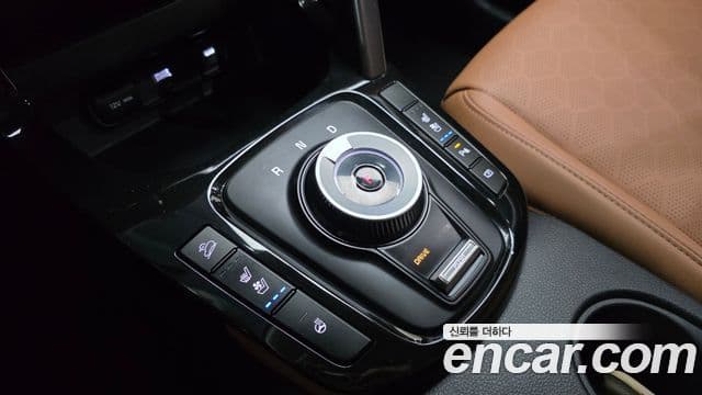 Kia Seltos 2023 — ფოტო 9/20