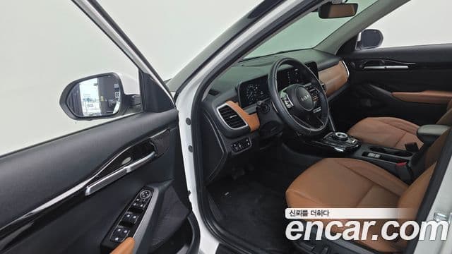 Kia Seltos 2023 — ფოტო 11/20