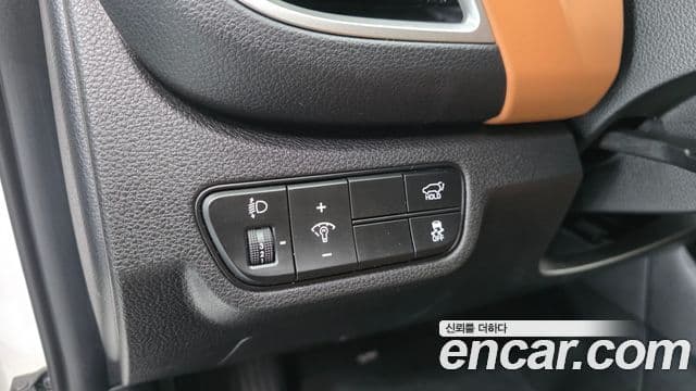Kia Seltos 2023 — ფოტო 13/20