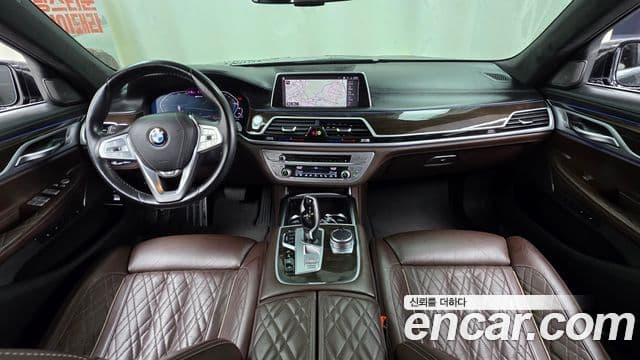BMW 7 Series 2020 — ფოტო 10/20