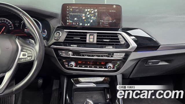 BMW X3 2018 — ფოტო 14/20