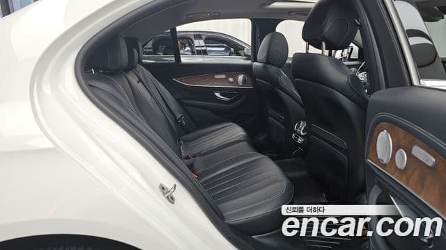 Mercedes-Benz E-Class 2020 — Şəkil 12/20