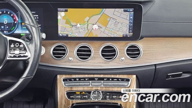 Mercedes-Benz E-Class 2020 — Şəkil 14/20
