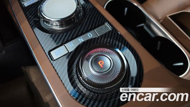 Genesis GV70 2021 — ფოტო 9/20