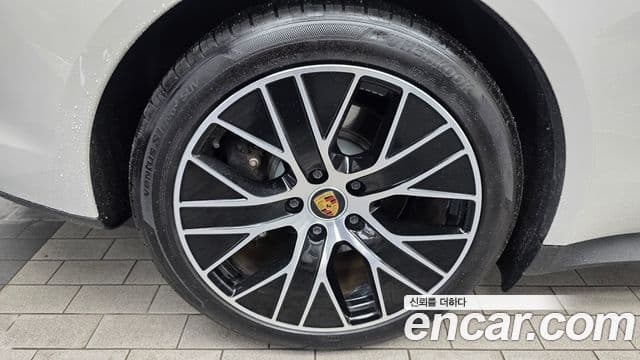Porsche Taycan 2023 — Şəkil 16/20