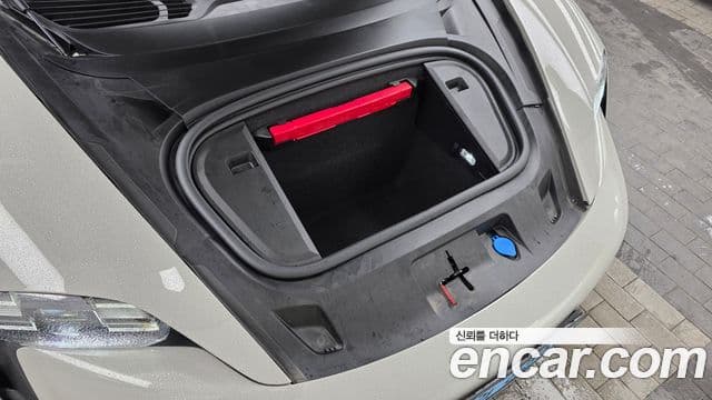 Porsche Taycan 2023 — Şəkil 18/20