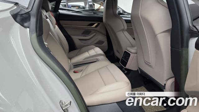 Porsche Taycan 2023 — Şəkil 20/20