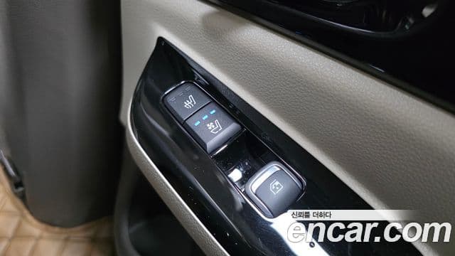 Kia Carnival 2022 — Фото 18/20