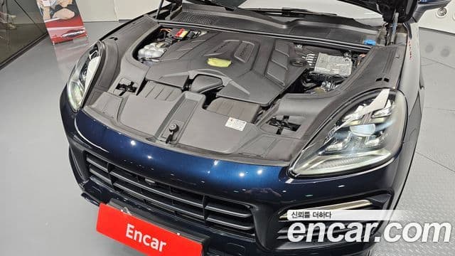 Porsche Cayenne 2019 — ფოტო 6/20