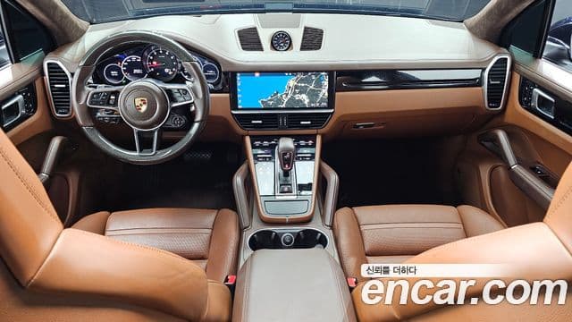 Porsche Cayenne 2019 — ფოტო 7/20