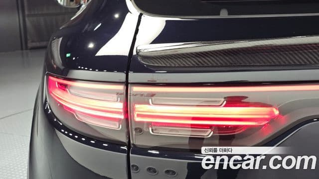 Porsche Cayenne 2019 — Photo 2/32