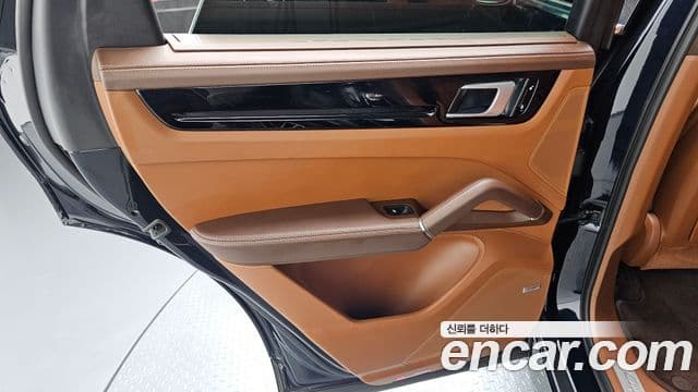 Porsche Cayenne 2019 — Photo 15/32