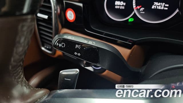 Porsche Cayenne 2019 — Photo 30/32