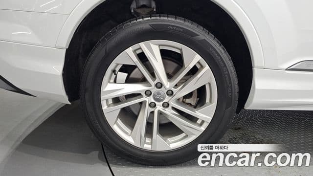 Audi Q7 2020 — фото 5 из 20
