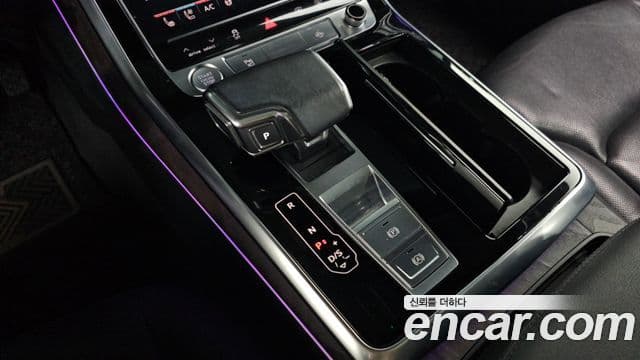Audi Q7 2020 — ფოტო 9/20