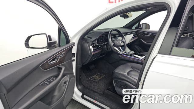 Audi Q7 2020 — ფოტო 10/20