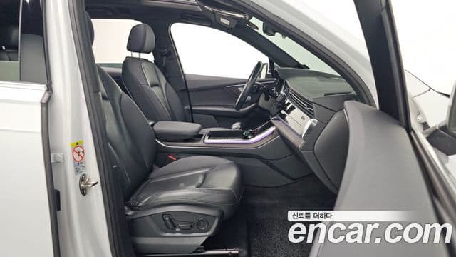 Audi Q7 2020 — Photo 21/34