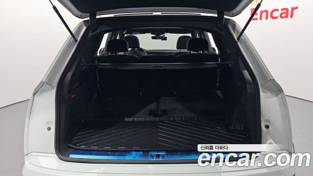 Audi Q7 2020 — Photo 2/34