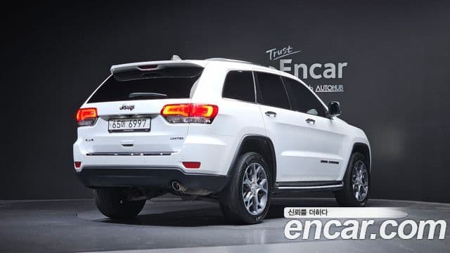 Jeep Grand Cherokee 2019 — Фото 2/20