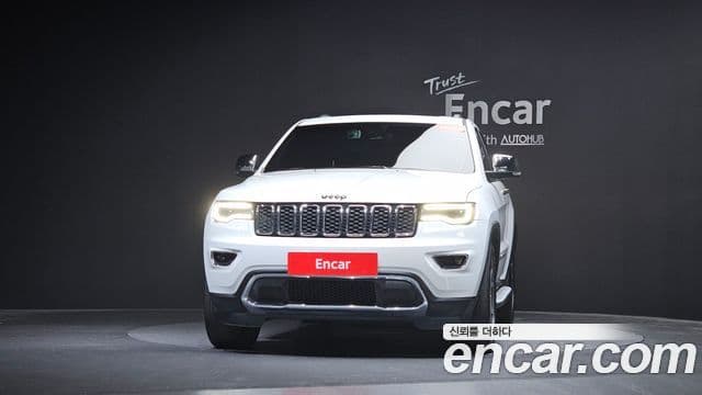Jeep Grand Cherokee 2019 — Фото 3/20