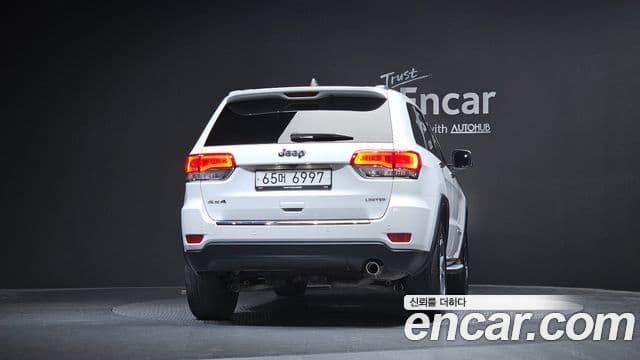 Jeep Grand Cherokee 2019 — Фото 4/20