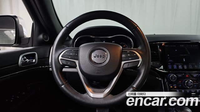Jeep Grand Cherokee 2019 — Фото 13/20